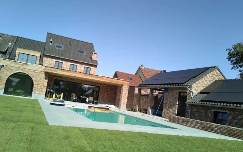 Realisaties: aanleg tuin met grasmatten en zwembad